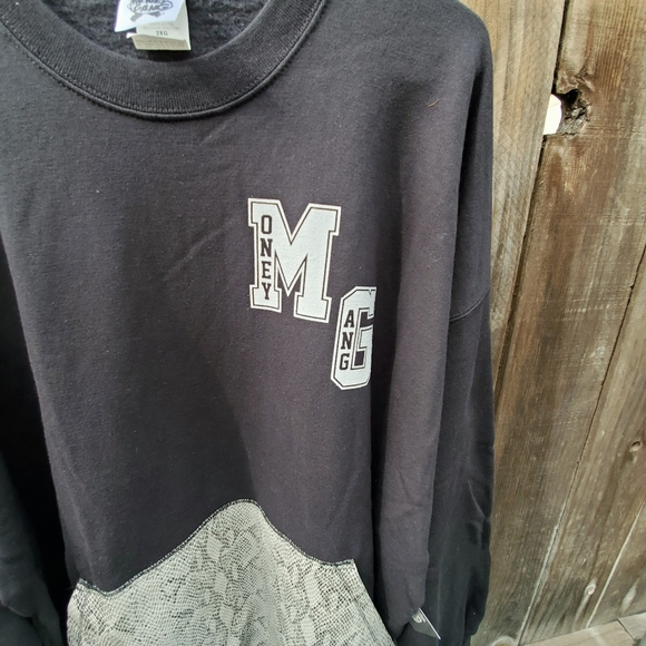 Sweater - Picture 4 of 8